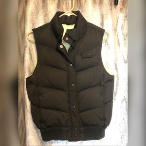 Gap black puffer vest